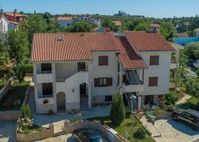 Lorena Appartement *