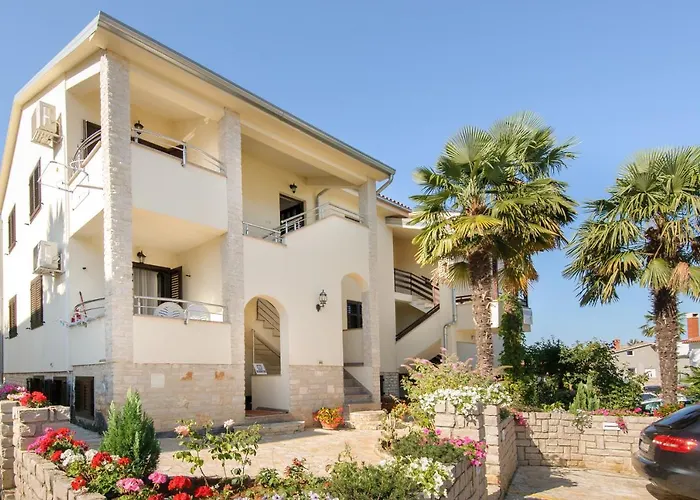 Lorena Appartement *