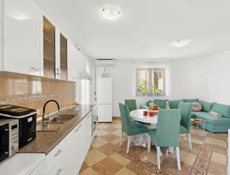 Apartment Lorena *